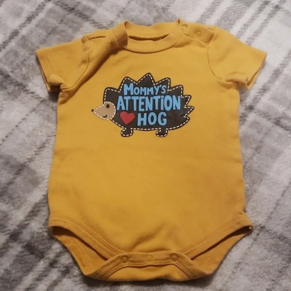 Baby onesie‎